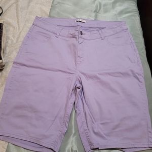Light purple Riders by Lee 18W/m shorts